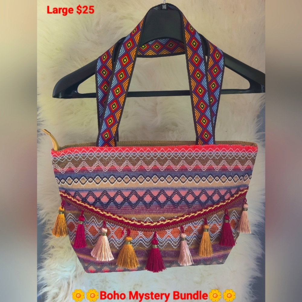 MYSTERY BOHO BAG BUNDLE!! (L) 🌼🌼